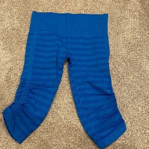 Size 8 Lululemon cropped leggings